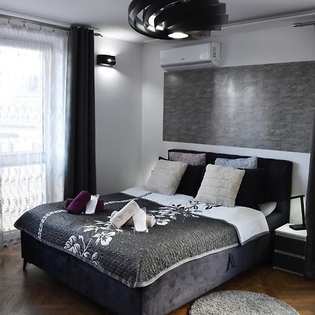 Apartament Night Premium Cracovia Esterno foto